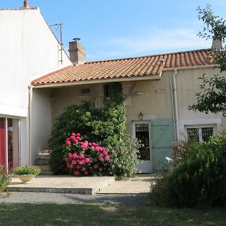 L'Aubinoise Bed and Breakfast Saint-Aubin-la-Plaine Εξωτερικό φωτογραφία