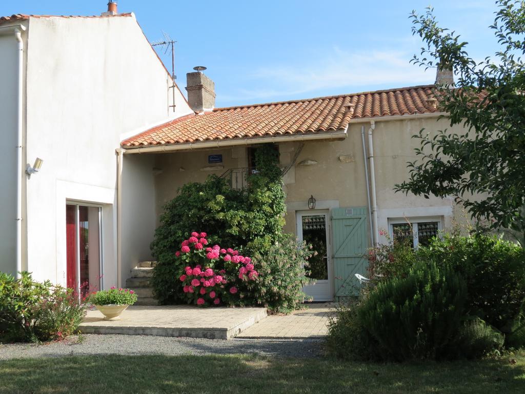 L'Aubinoise Bed and Breakfast Saint-Aubin-la-Plaine Εξωτερικό φωτογραφία