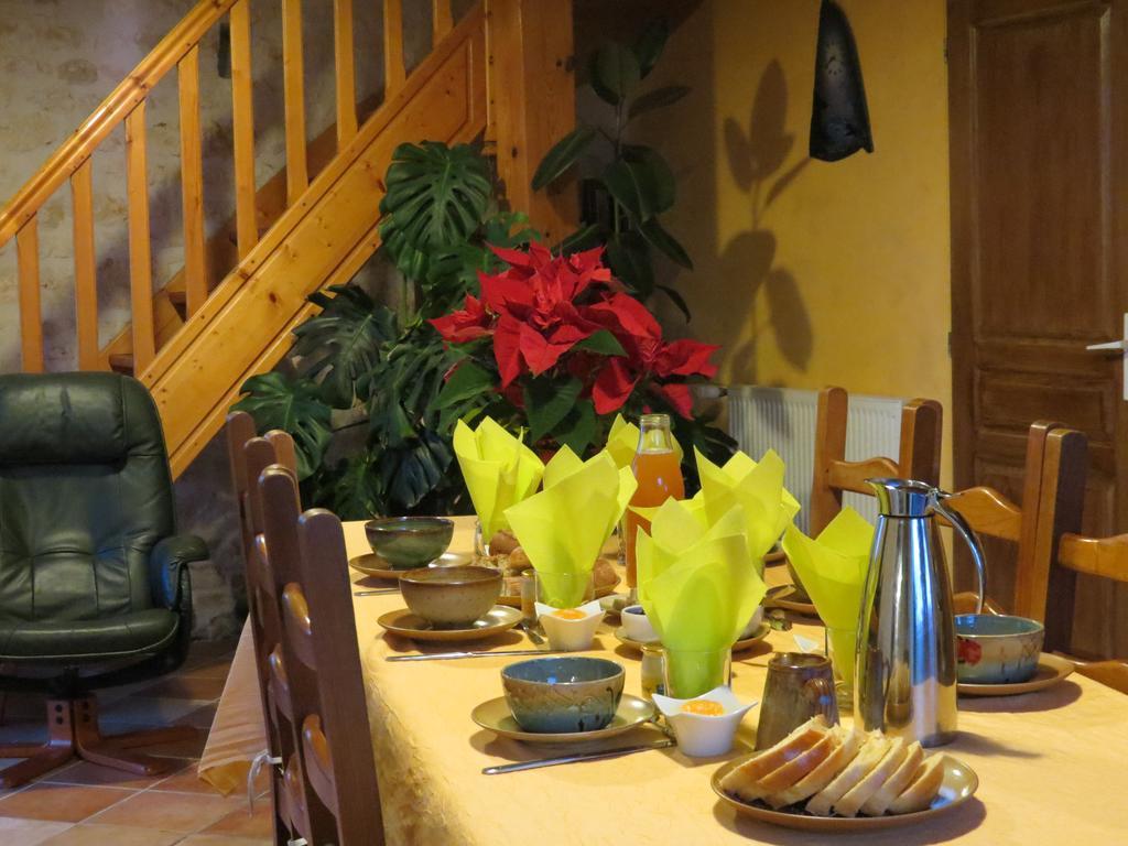 L'Aubinoise Bed and Breakfast Saint-Aubin-la-Plaine Εξωτερικό φωτογραφία